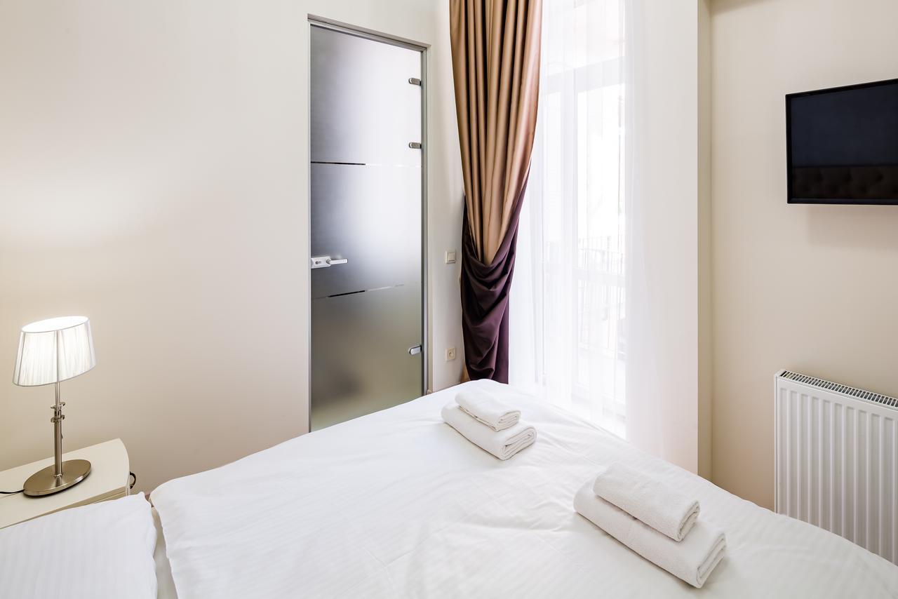 Leogrand Deluxe Apartments On Doroshenka 17 Лвив Екстериор снимка