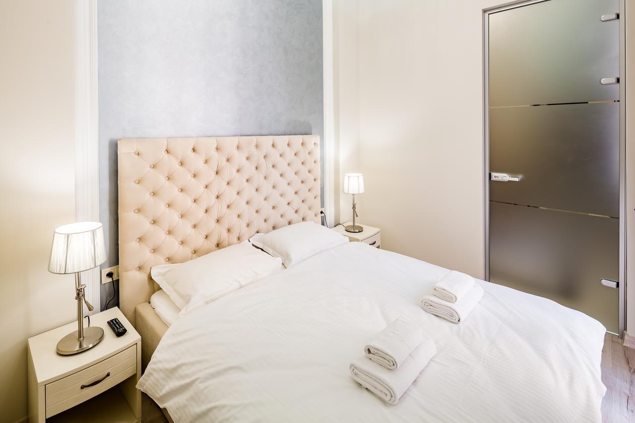 Leogrand Deluxe Apartments On Doroshenka 17 Лвив Екстериор снимка