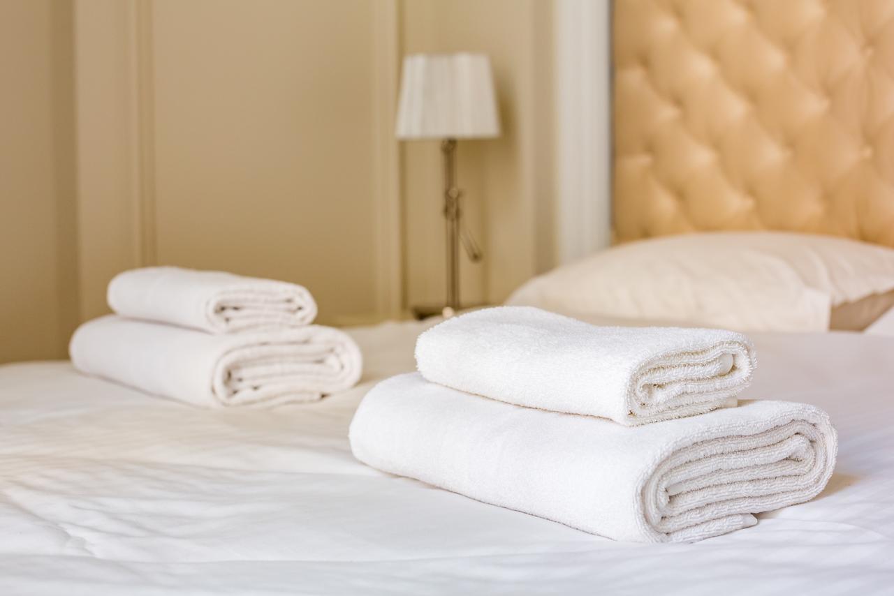 Leogrand Deluxe Apartments On Doroshenka 17 Лвив Екстериор снимка