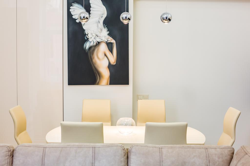 Leogrand Deluxe Apartments On Doroshenka 17 Лвив Екстериор снимка