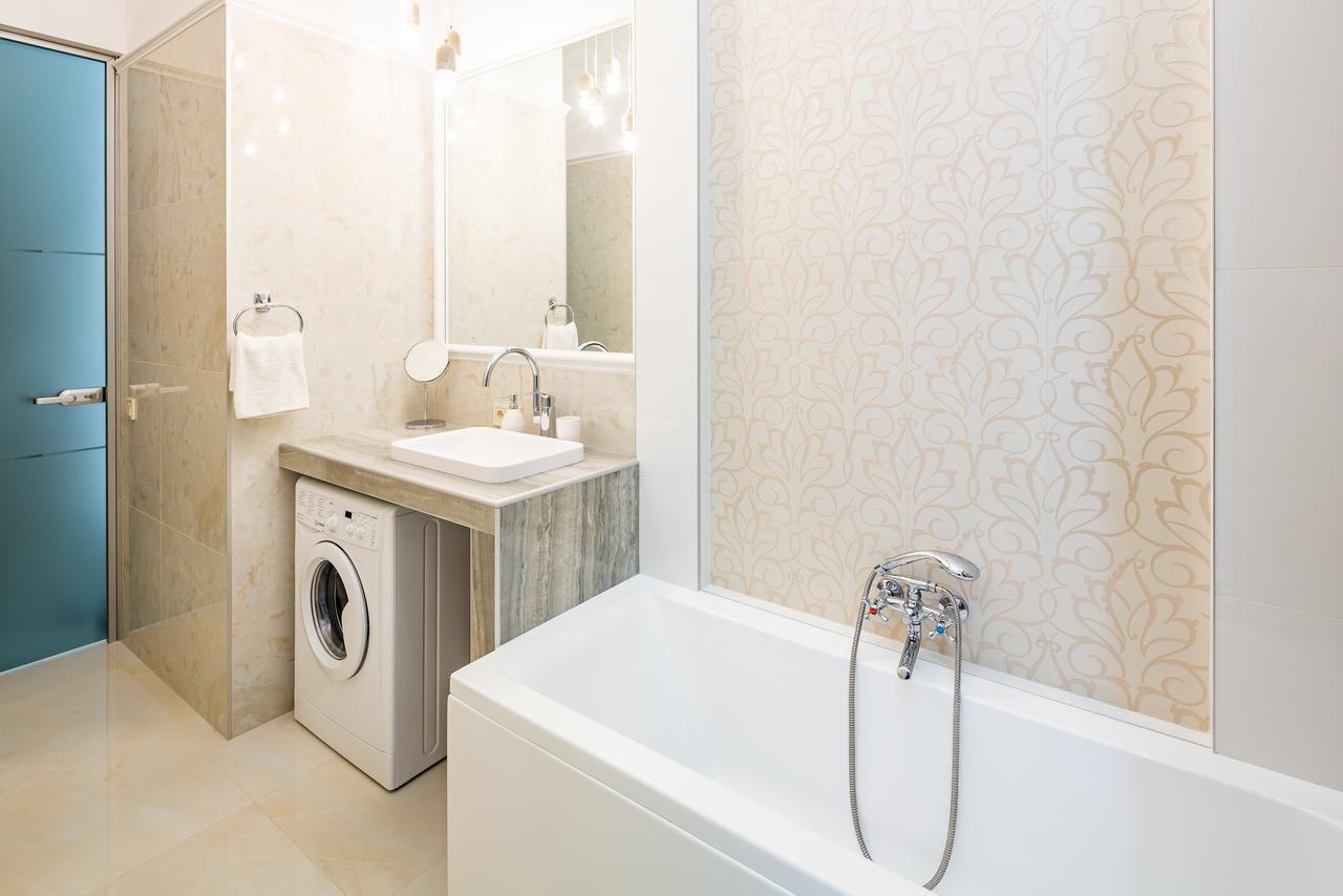 Leogrand Deluxe Apartments On Doroshenka 17 Лвив Екстериор снимка
