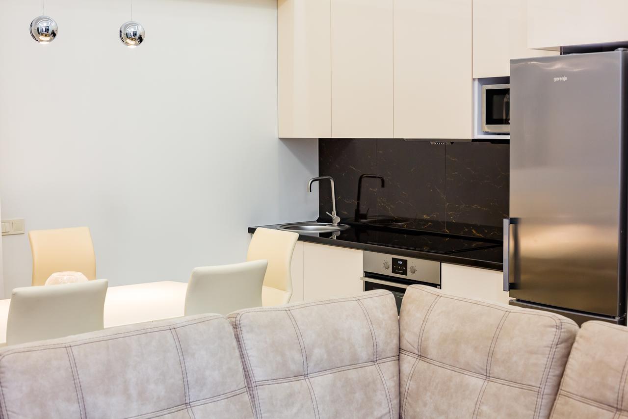 Leogrand Deluxe Apartments On Doroshenka 17 Лвив Екстериор снимка