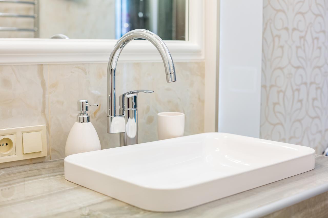 Leogrand Deluxe Apartments On Doroshenka 17 Лвив Екстериор снимка